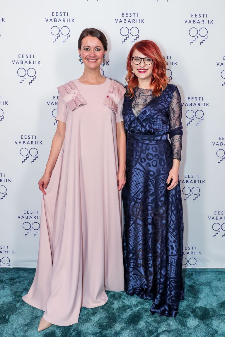 Tallinn Music Weeki peakorraldaja Helen Sildna ja Elu24 reporter Meisi Volt kannavad mõlemad Iris Janvieri kleite.