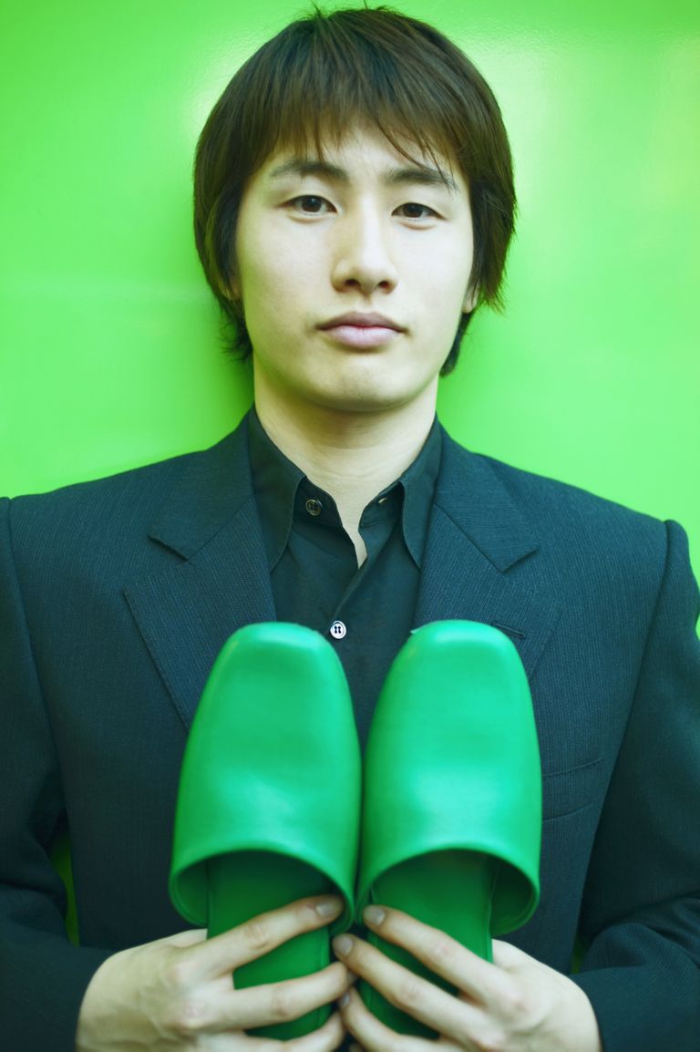 Jaapanlane oma jalatsitega