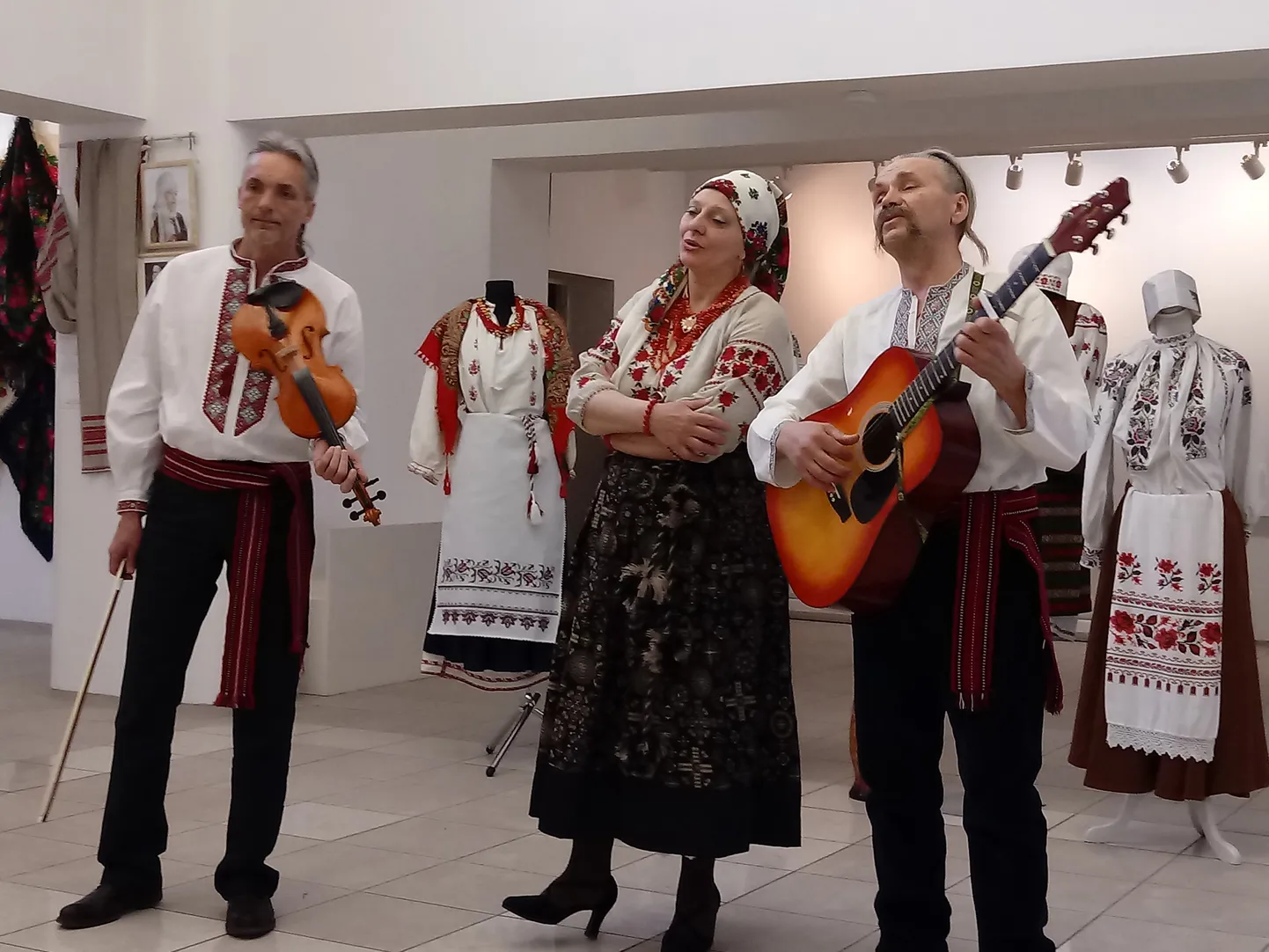 Folklooriansambel Perelaz.