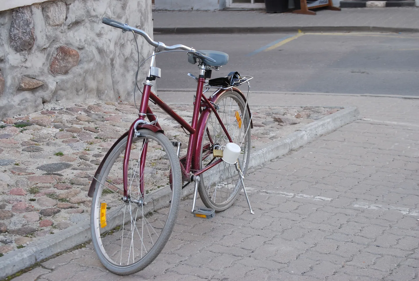 Säästuaja rattalukk