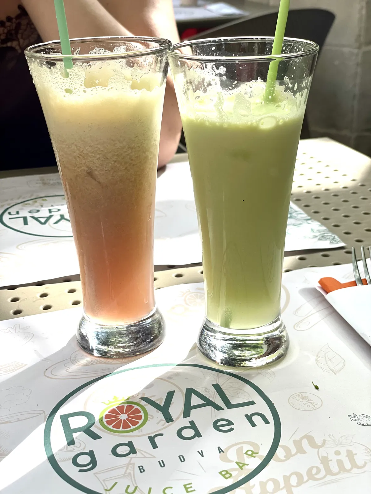 Kummagi blondi jaoks tema nägu tervislik jook. Null kraadi alkoholi, sada kraadi armastust.