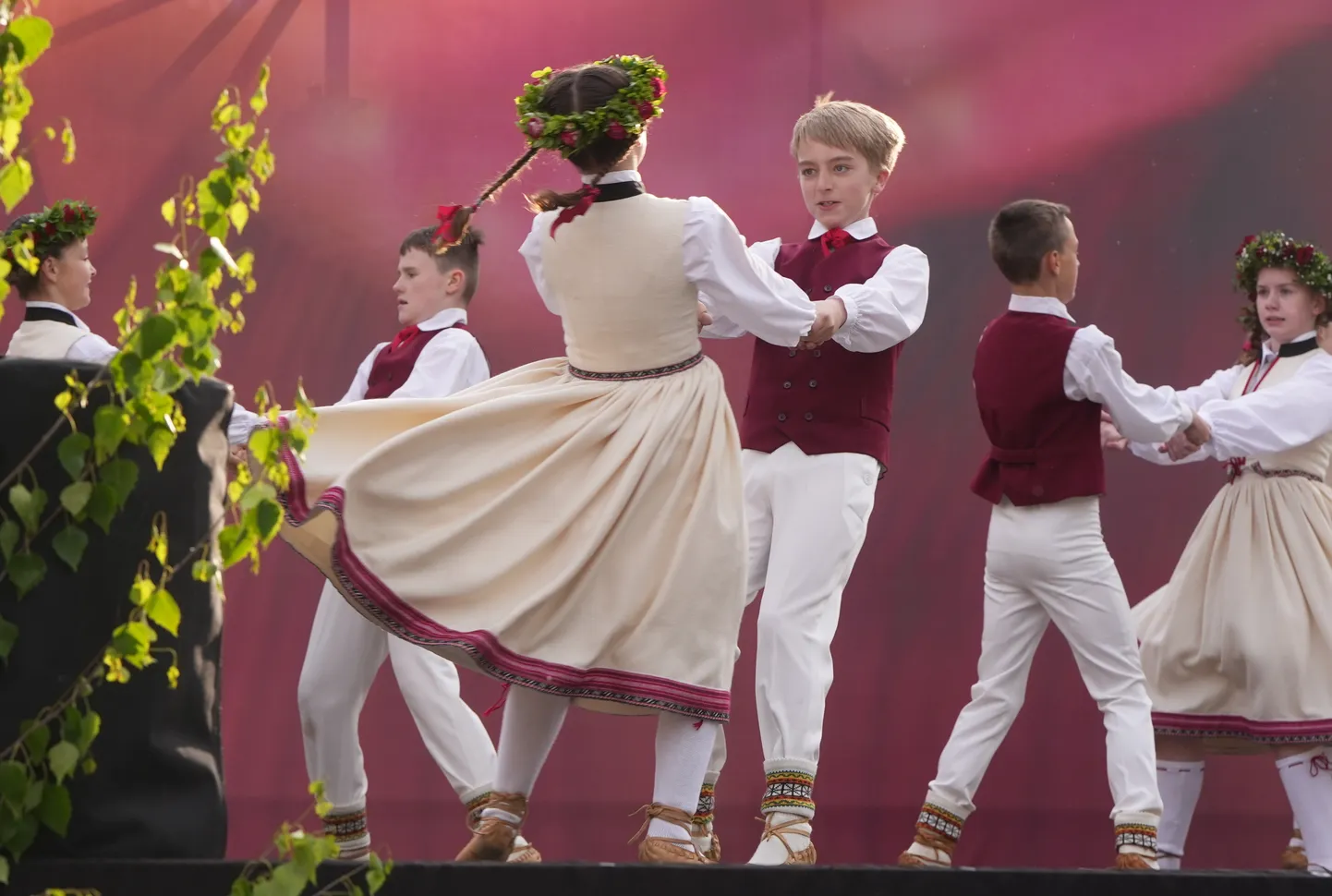 Lielkoncerts "Vidusvasaras dzīvestības"
Rātslaukumā .