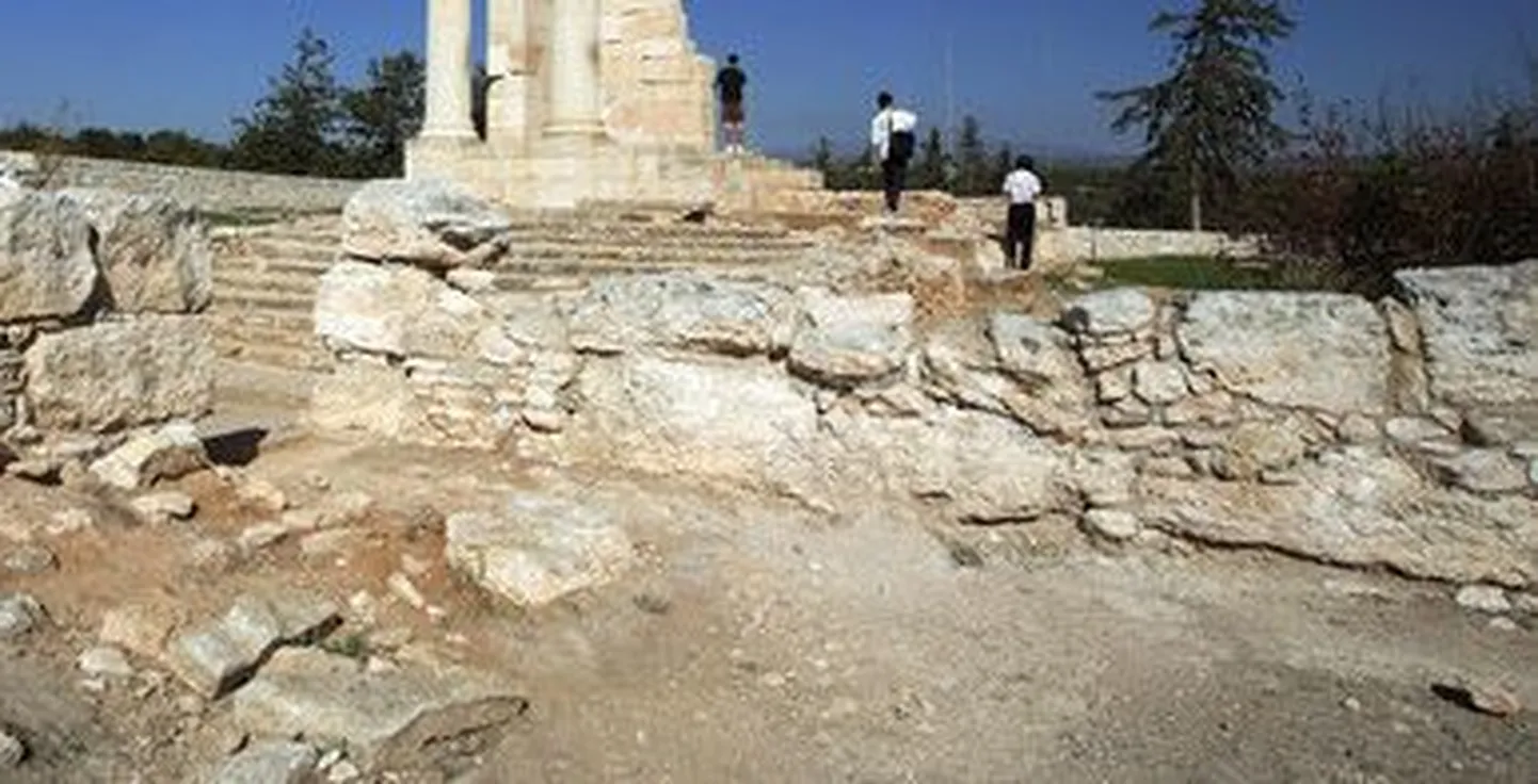 Arheoloogid leidsid Küprose vanima templi