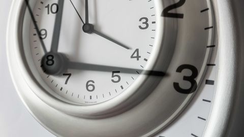 Kõik vihkavad kellakeeramist, kuid lahendus võib osutuda veel hullemaks – USA liigub alalise suveaja poole