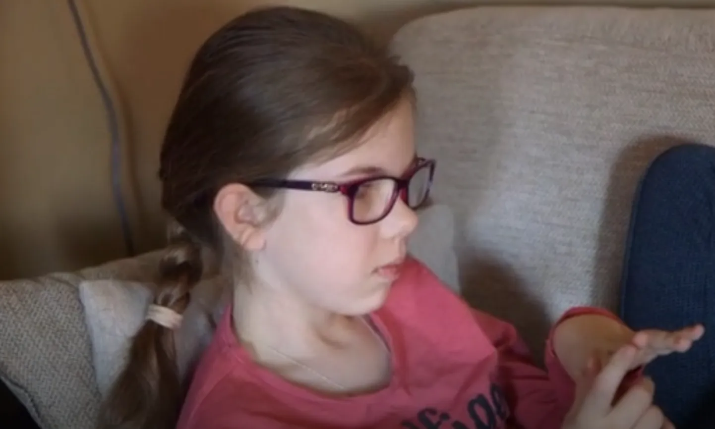 Väike Laura sai väga noores eas insuldi.