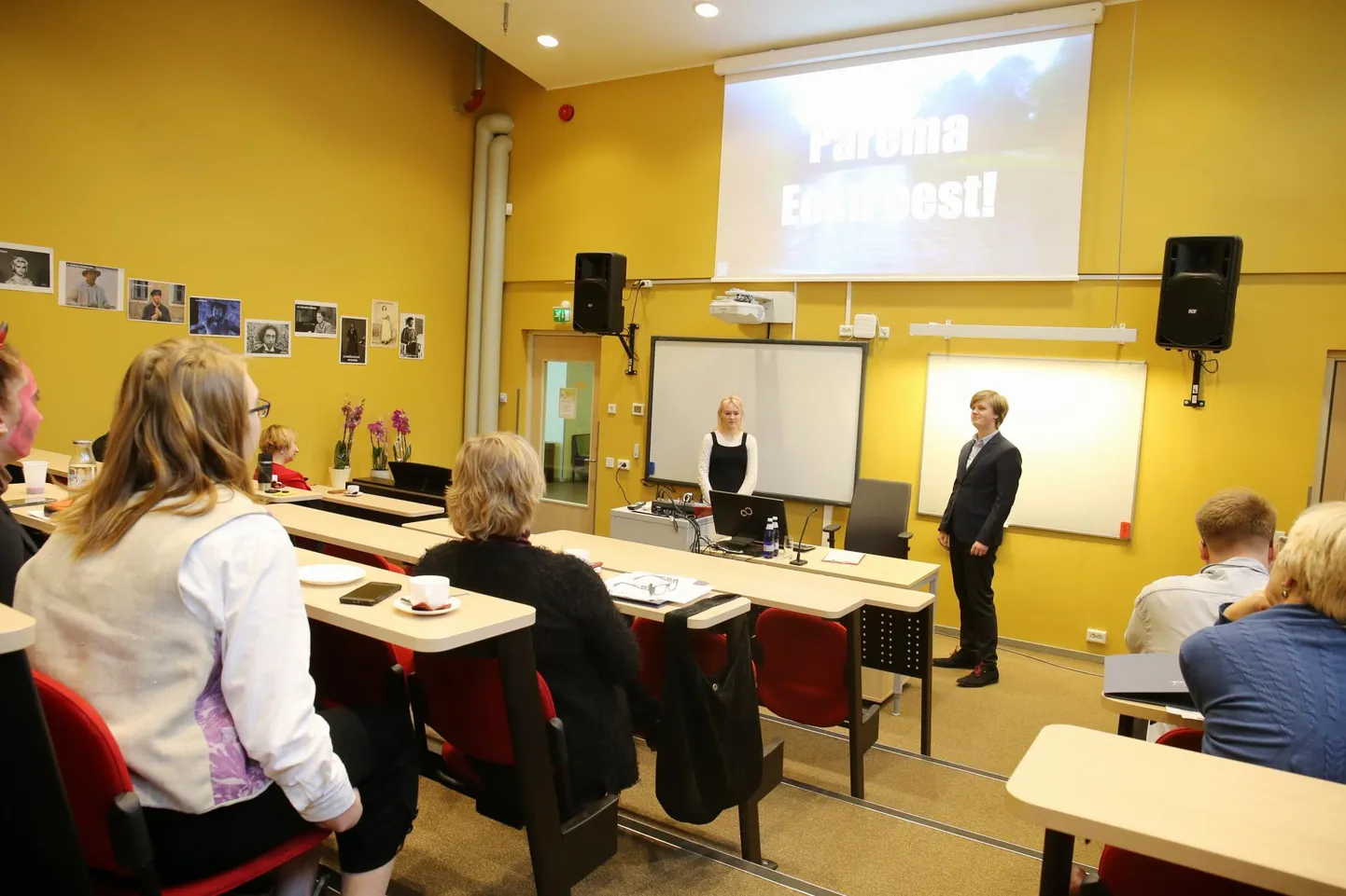Valijate ees olid esimesena Lotte (Helena Kont) ja Ivan Orav (Joonas Taniloo).