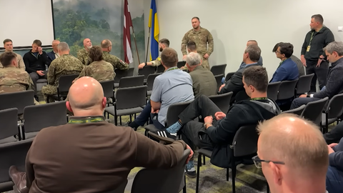 VIDEO ⟩ «Azov» karavīri Latvijā dalās ar pieredzi, ko guva praktiski