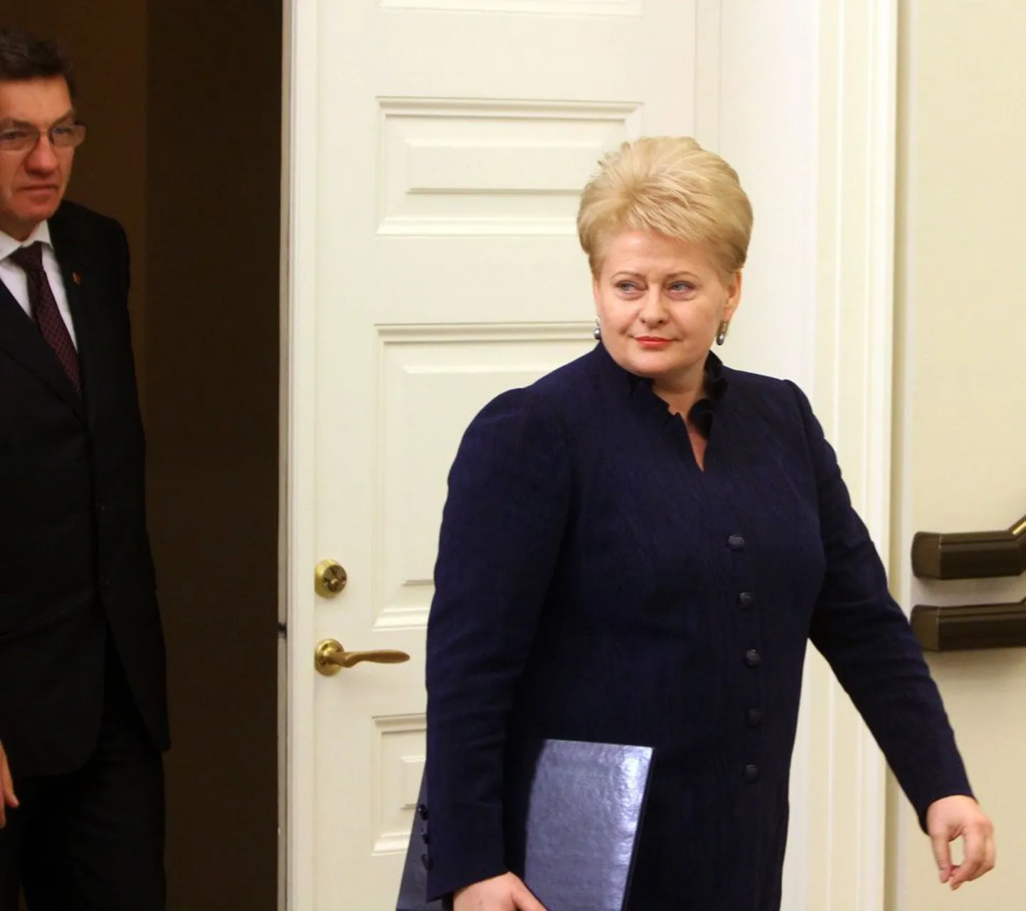 Leedu president Dalia Grybauskaitė ja eeldatav järgmine peaminister, sotside liider Algirdas Butkevičius möödunud kuu lõpus presidendilossis. Eile riigipea seimi ei ilmunud.