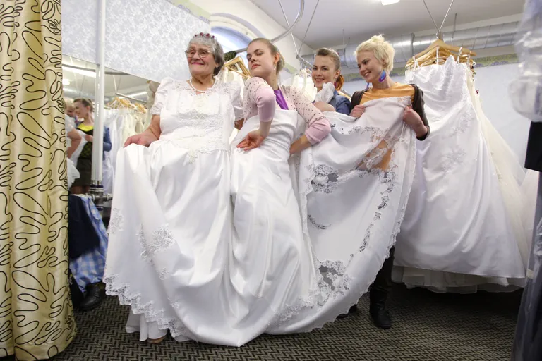 Salme Poopuu «Ühikarottide» võtetel / Tairo Lutter / Õhtuleht