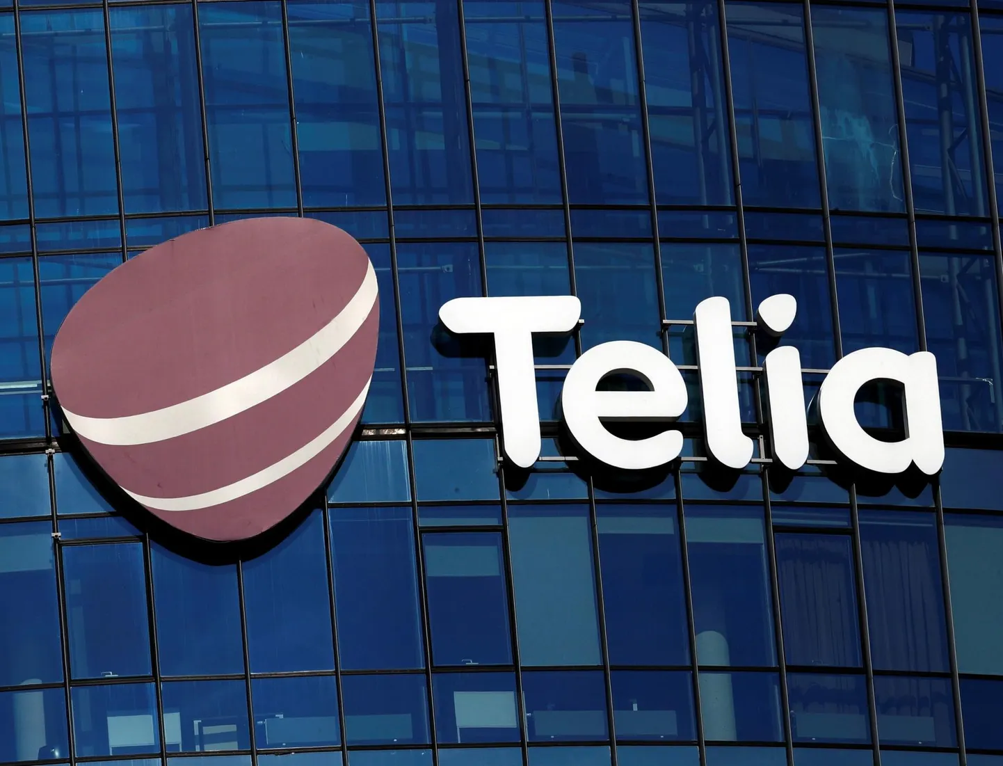 Логотип мобильного оператора Telia.