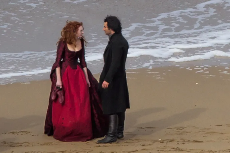 Aidan Turner ja Eleanor Tomlinson sarjas «Poldark»