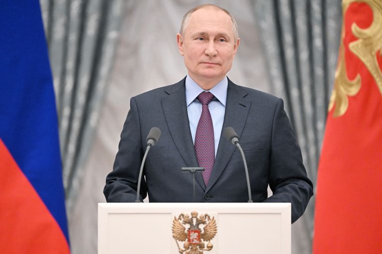Venemaa president Vladimir Putin 22. veebruaril Moskvas Kremlis pressikonverentsil, kus rääkis Venemaa ja Aserbaidžaani headest suhetest pärast kohtumist Aserbaidžaani presidendi Ilham Hejdär oglu Älijeviga