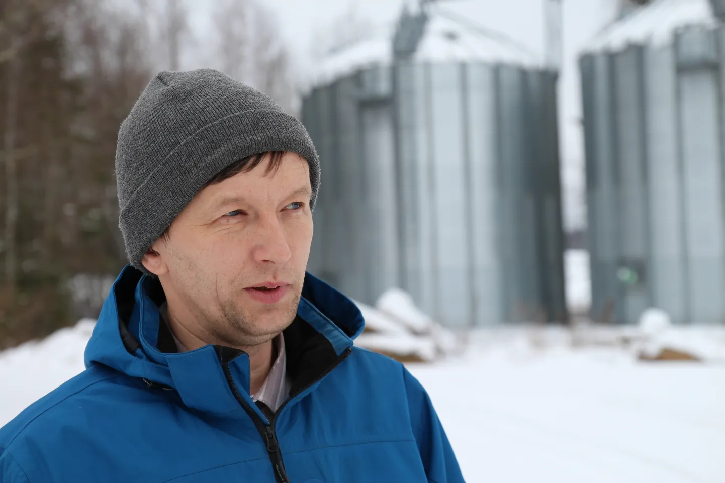 Teraviljakasvataja Taavi Serva sõnul hellitati põllumehed ja metsamehed hea kliimaga vahepeal mõnes mõttes ära. «Võib-olla ongi praegune ilmastik normaalne ja vahepealsed ilmad olid hoopis haruldaselt kuivad,» arutles ta.
