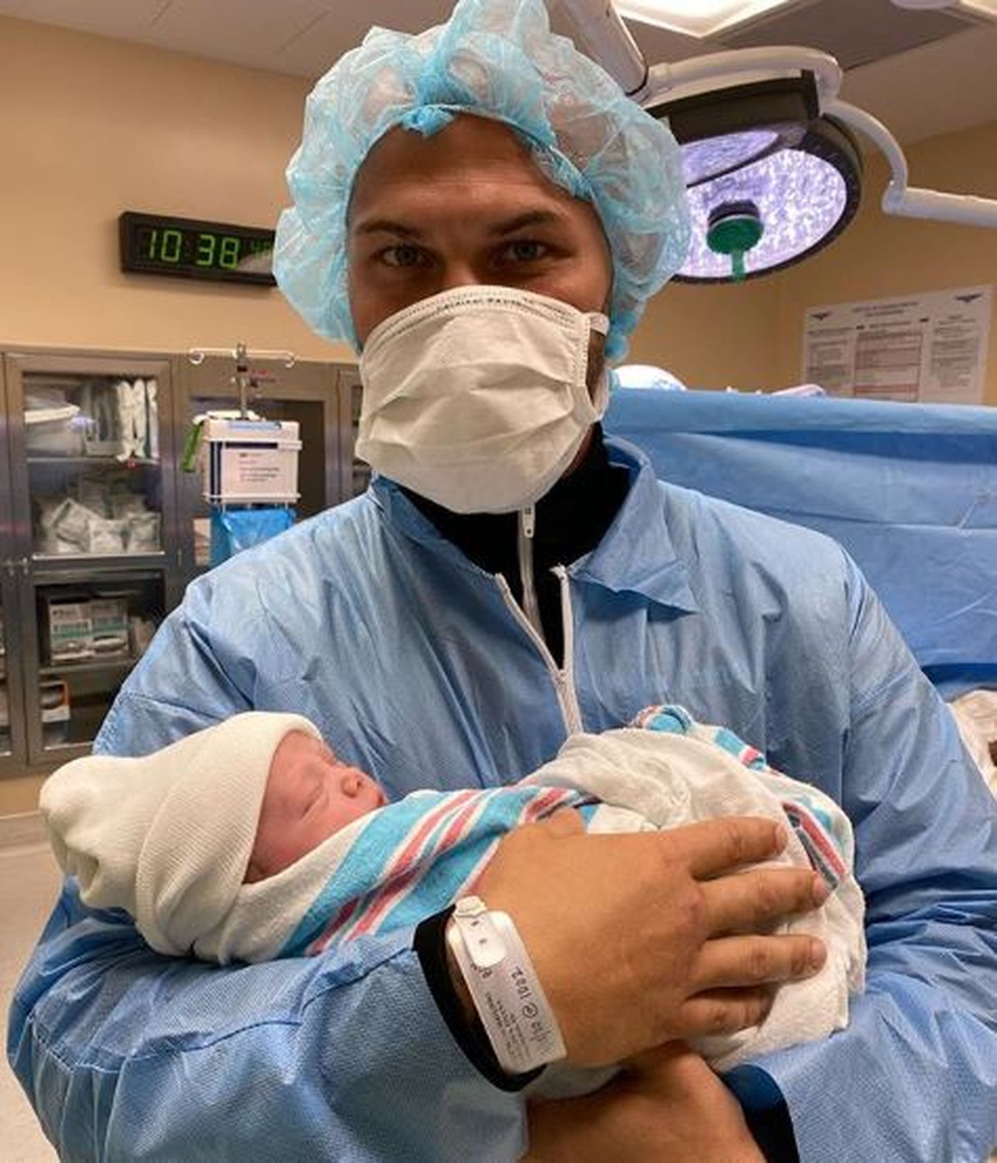 Джиган с новорожденным сыном.