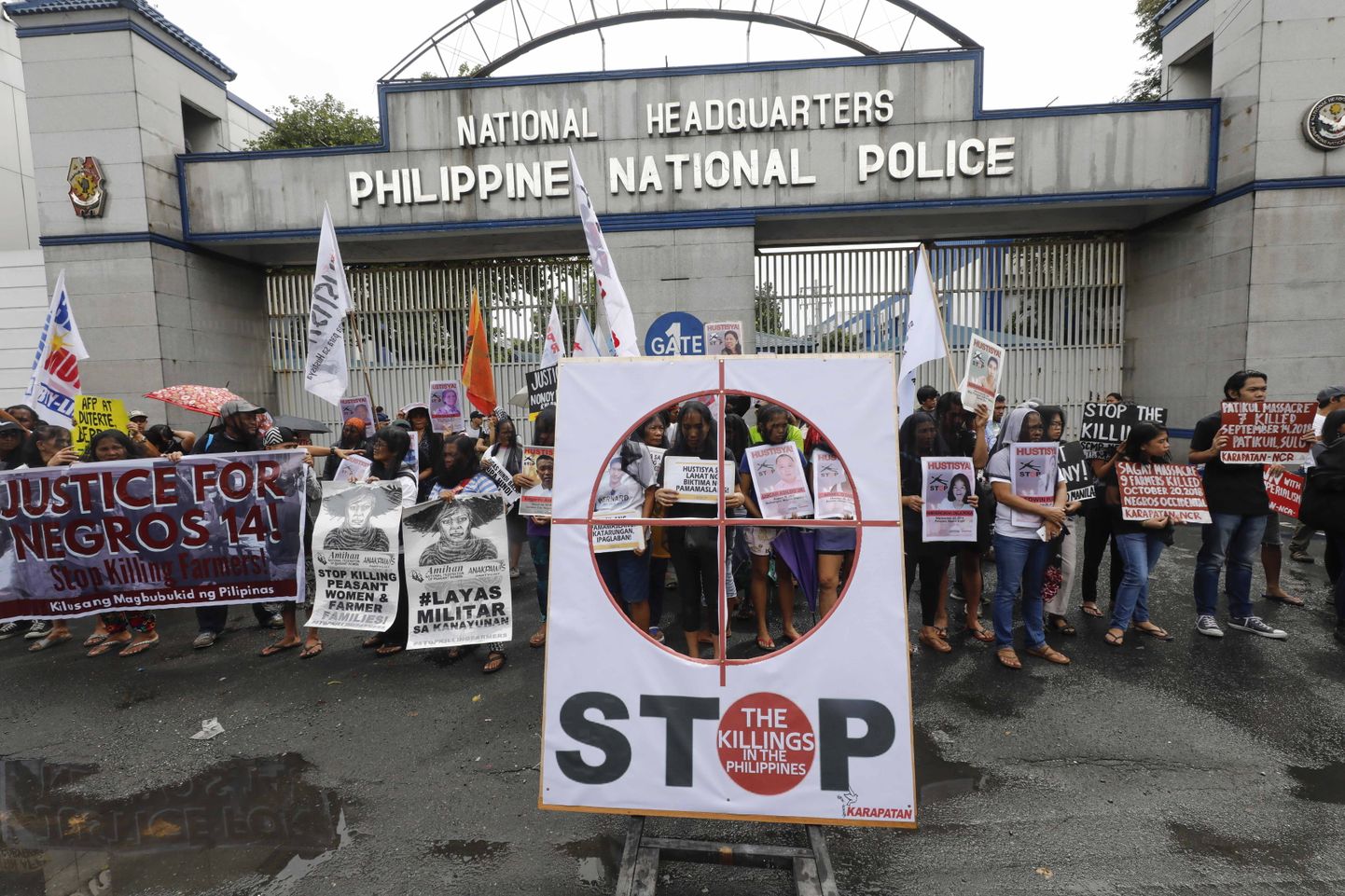 Meeleavaldus Filipiinide politsei vägivalla vastu narkooperatsioonides.