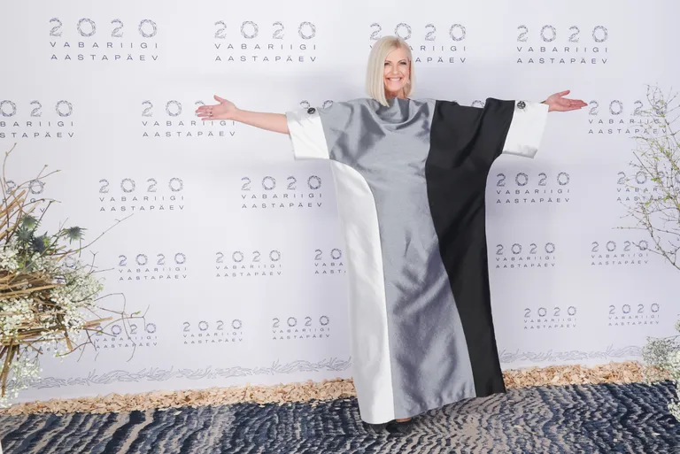 Eesti Vabariik 102. Presidendi vastuvõtt Ugala teatris. Fotosein. Kristel Voltenberg