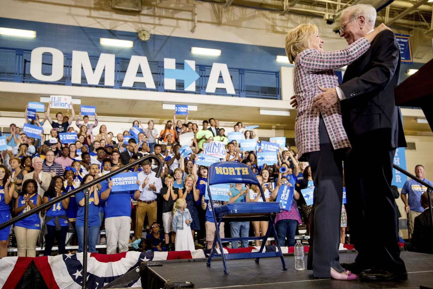 Demokraatide presidendikandidaat Hillary Clinton ja Warren Buffett