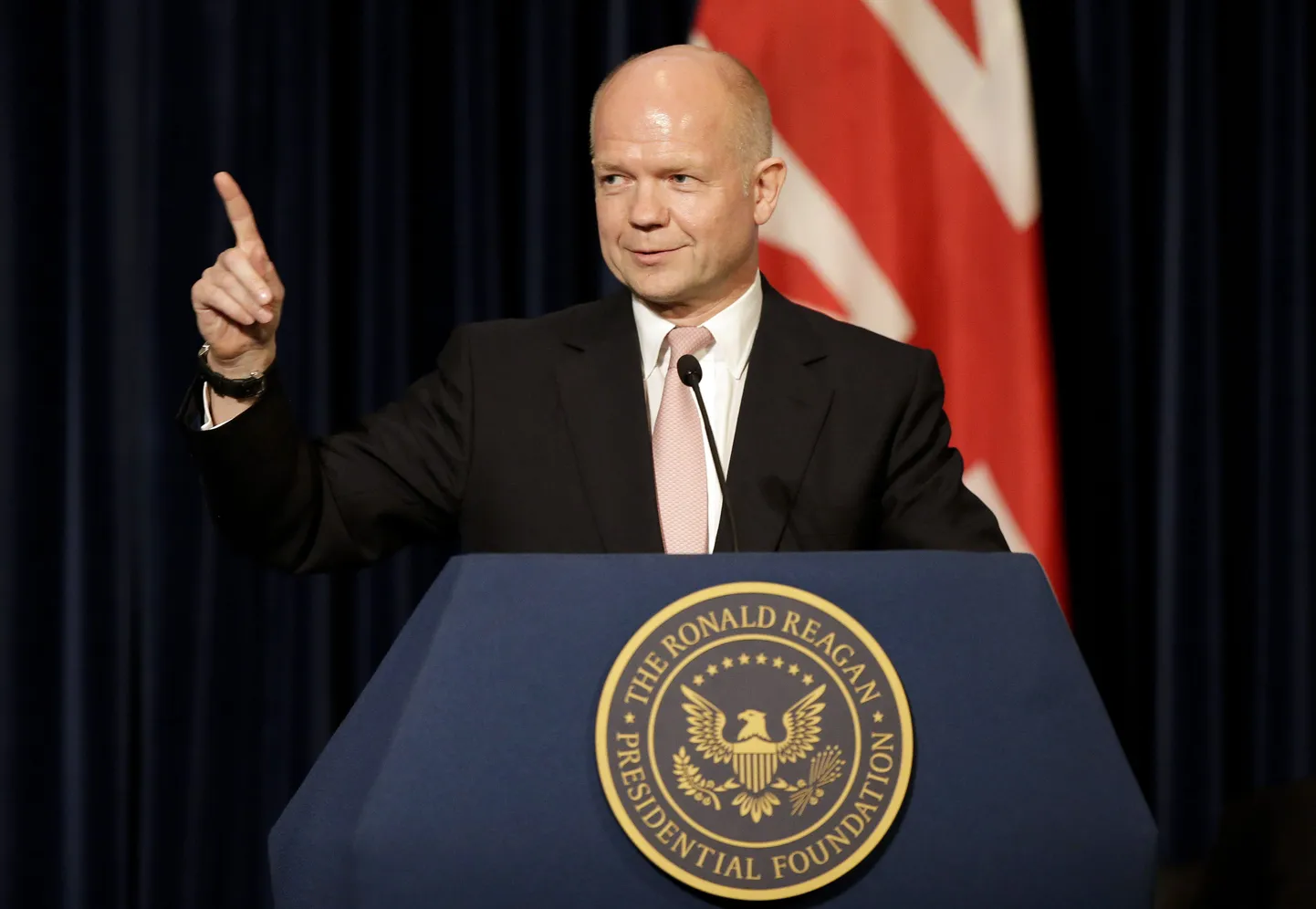 Briti välisminister William Hague peab kõnet Ronald Reagani nimelises raamatukogus.