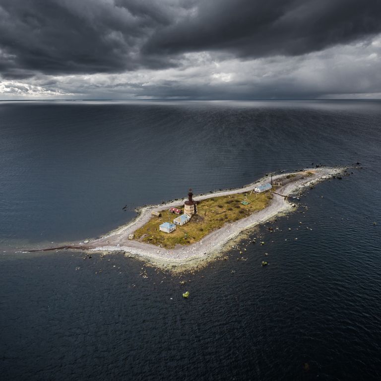 Keri saar ja selle lagunev ajalooline tuletorn
