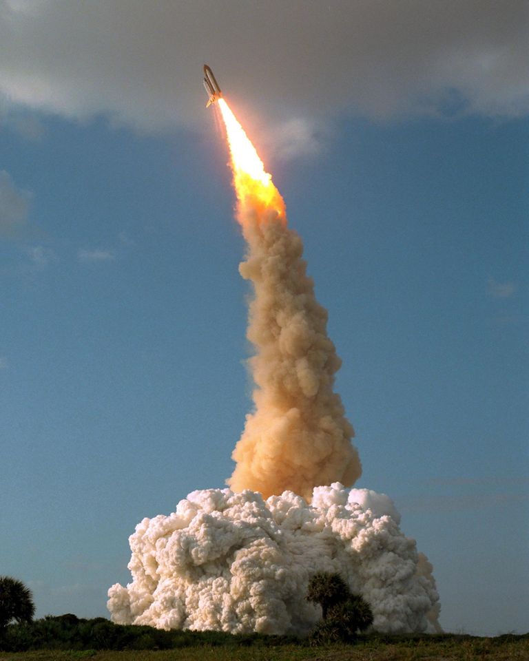 Hubble’i start süstik Discovery lastiruumis 24. aprillil 1990. aastal. 