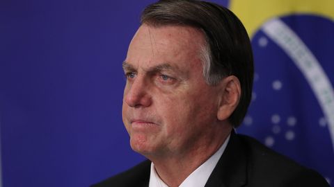 Bolsonaro ei välista armee kasutamist koroonapiirangute kaose korral