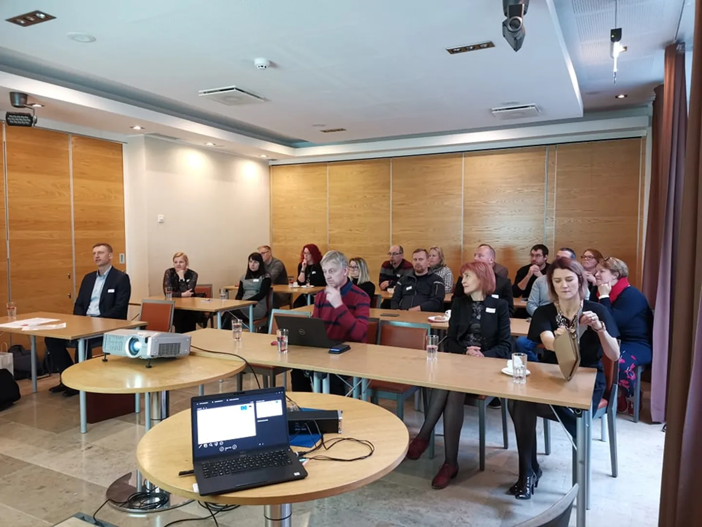 Ettevõtete akadeemia peab kuuendat seminari.