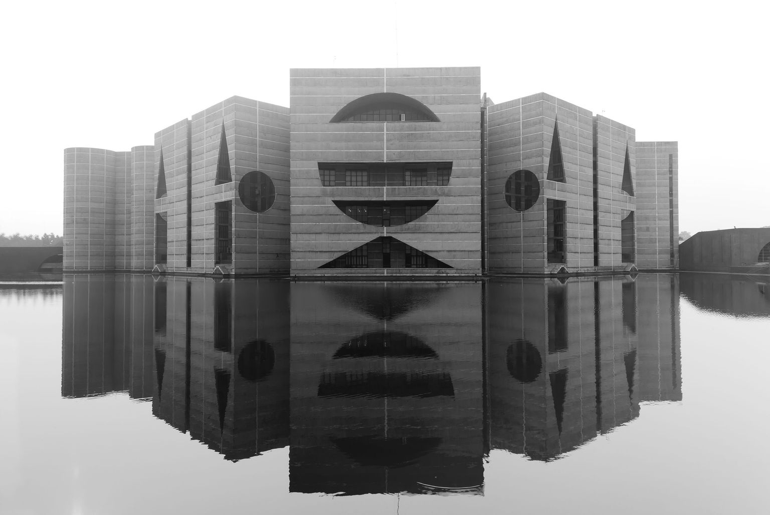 Louis Kahni projekteeritud Bangladeshi parlamendihoone Dhakas
