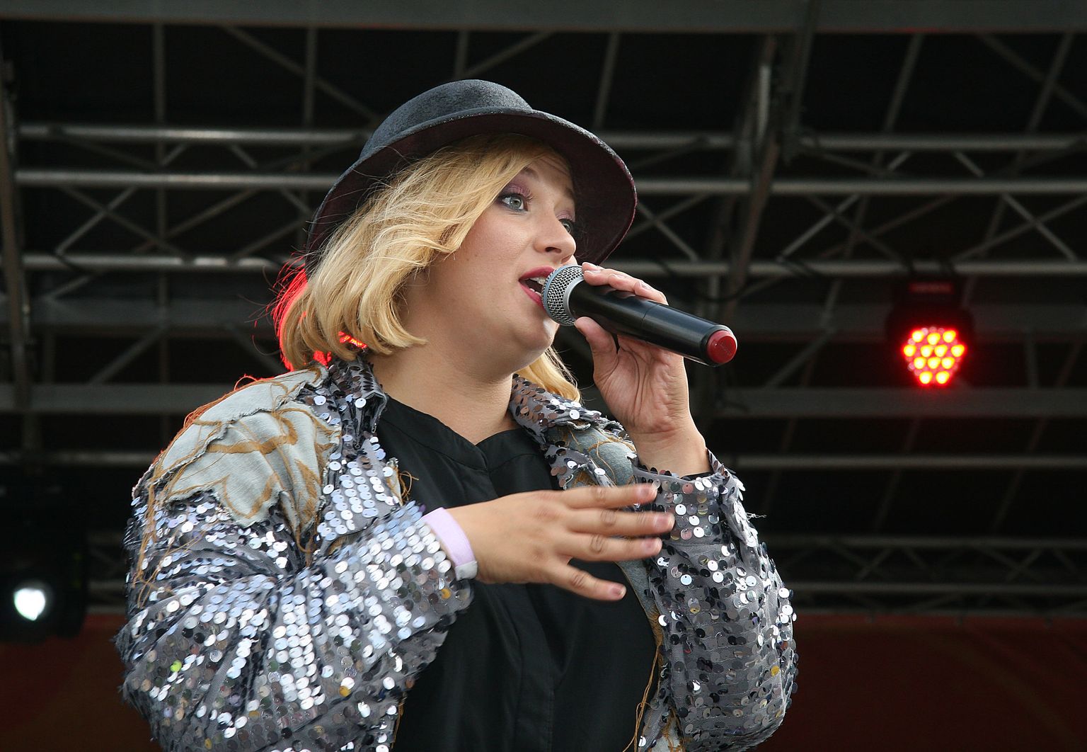 Laupäeval laulab Sillamäel Sofia Rubina.