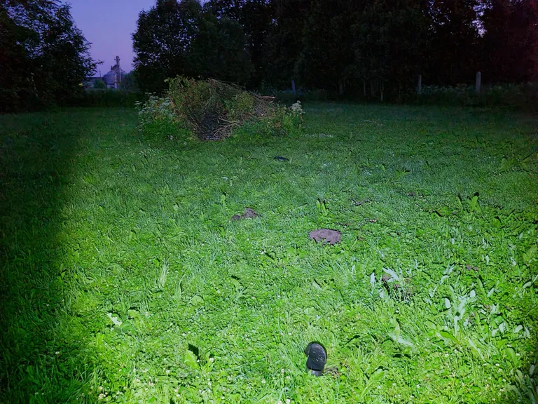 Aurustuv põlevvedelik lahvatab süütamisel järsult ja sellest leviv leek ulatub kaugele ning võib kaasa tuua ränki vigastusi.