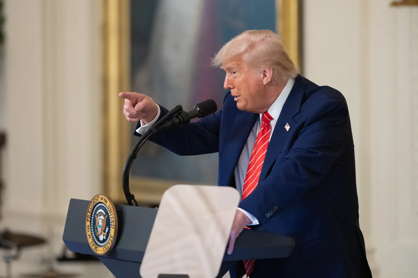 Donald Trump Valges Majas.
