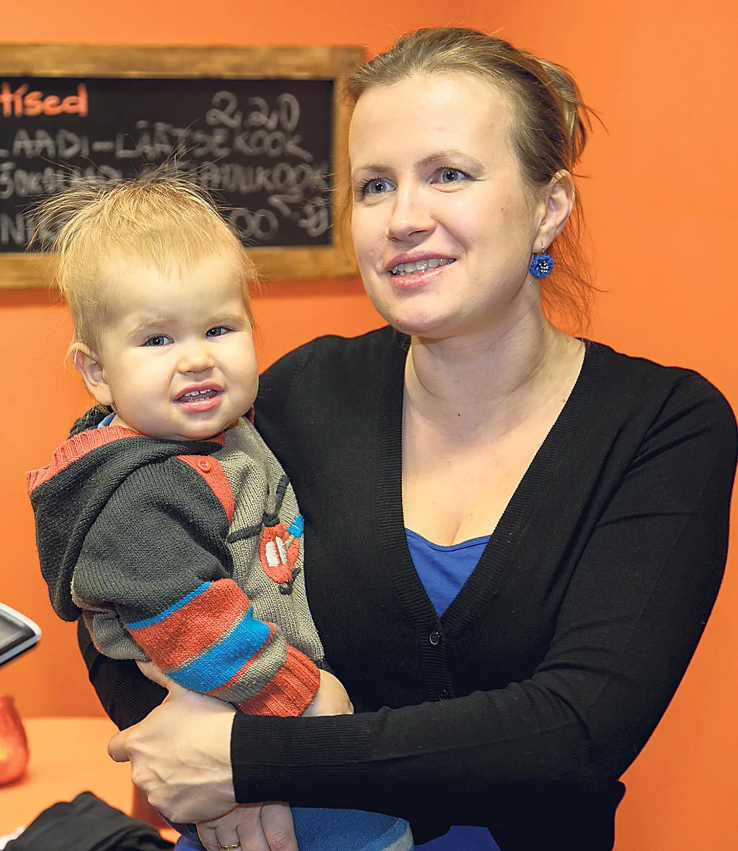 Toitumisteema juurde jõudis Sirli Kivisaar (pildil koos väikse Karl Erikuga) kümne aasta eest oma esimese lapse raske haiguse tõttu.