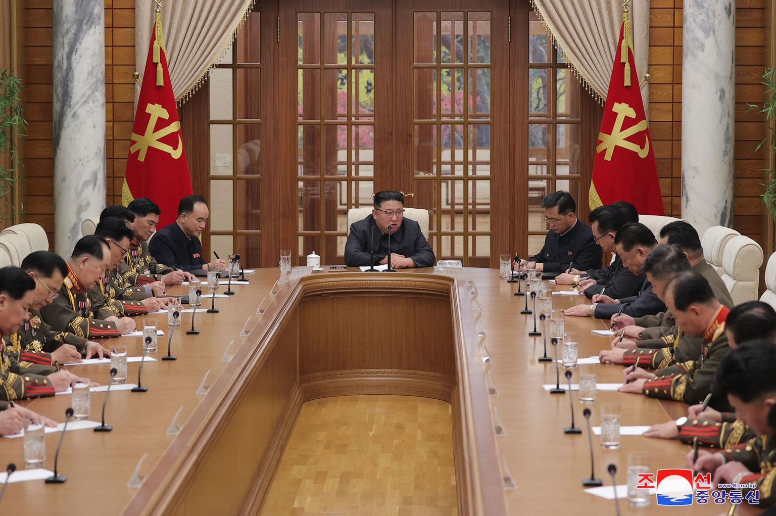 Põhja-Korea valitsuspartei sõjalise komisjoni koosolek riigi liidri Kim Jong-uni juhtimisel.