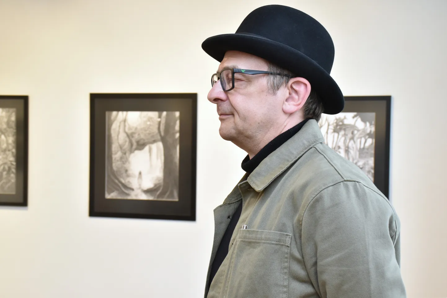 Andres Adamsoni näitus "Hämariku mängud" Pärnu kunstnike majas.