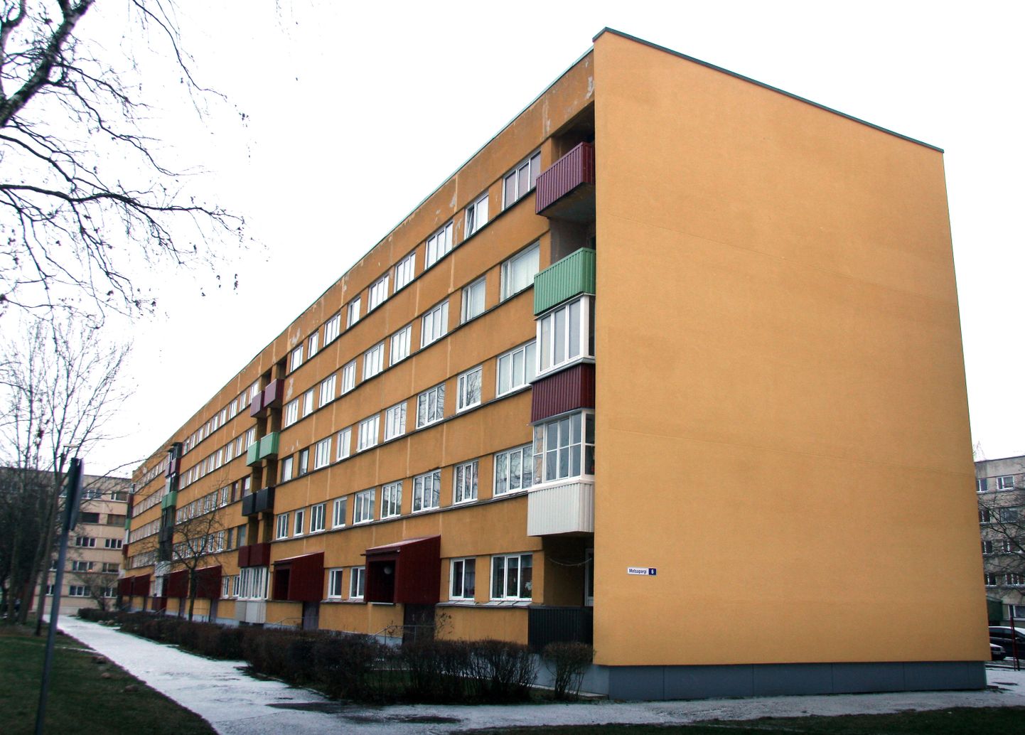 Квартирное товарищество "Метсапарги, 6" в текущем году затратило на ремонт фасада почти 30 тысяч евро и получило от города поддержку более 7 тысяч евро.