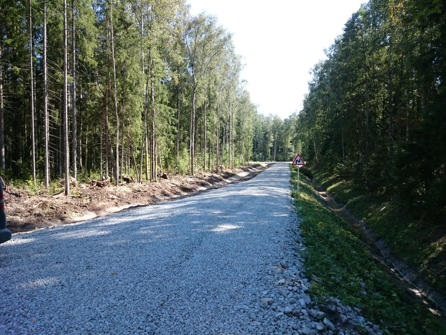 Uus Tärivere tupiktee Alutaguse vallas Tammetaguse külas.