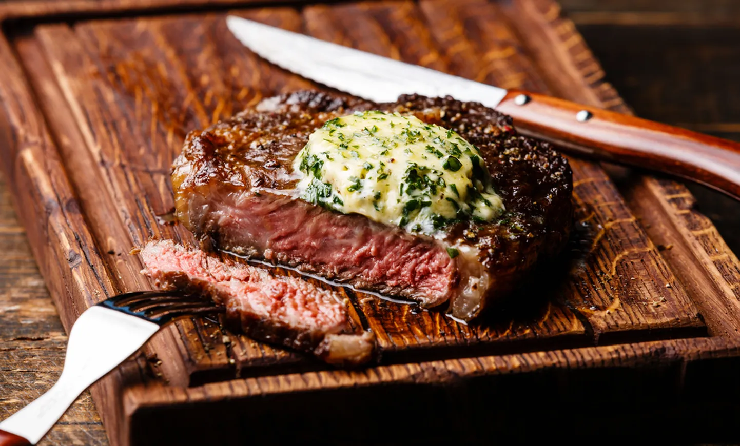Medium rare lihatükk. Pilt on illustratiivne.