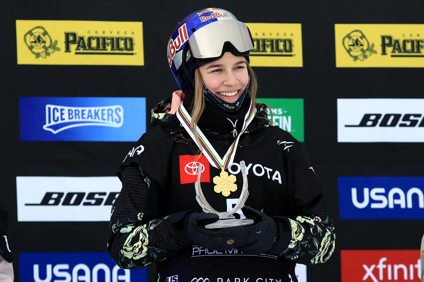Maailmakuulus freestyle-suusataja Kelly Sildaru kuulub Eesti riiklike spordistipendiumite saajate hulka.
