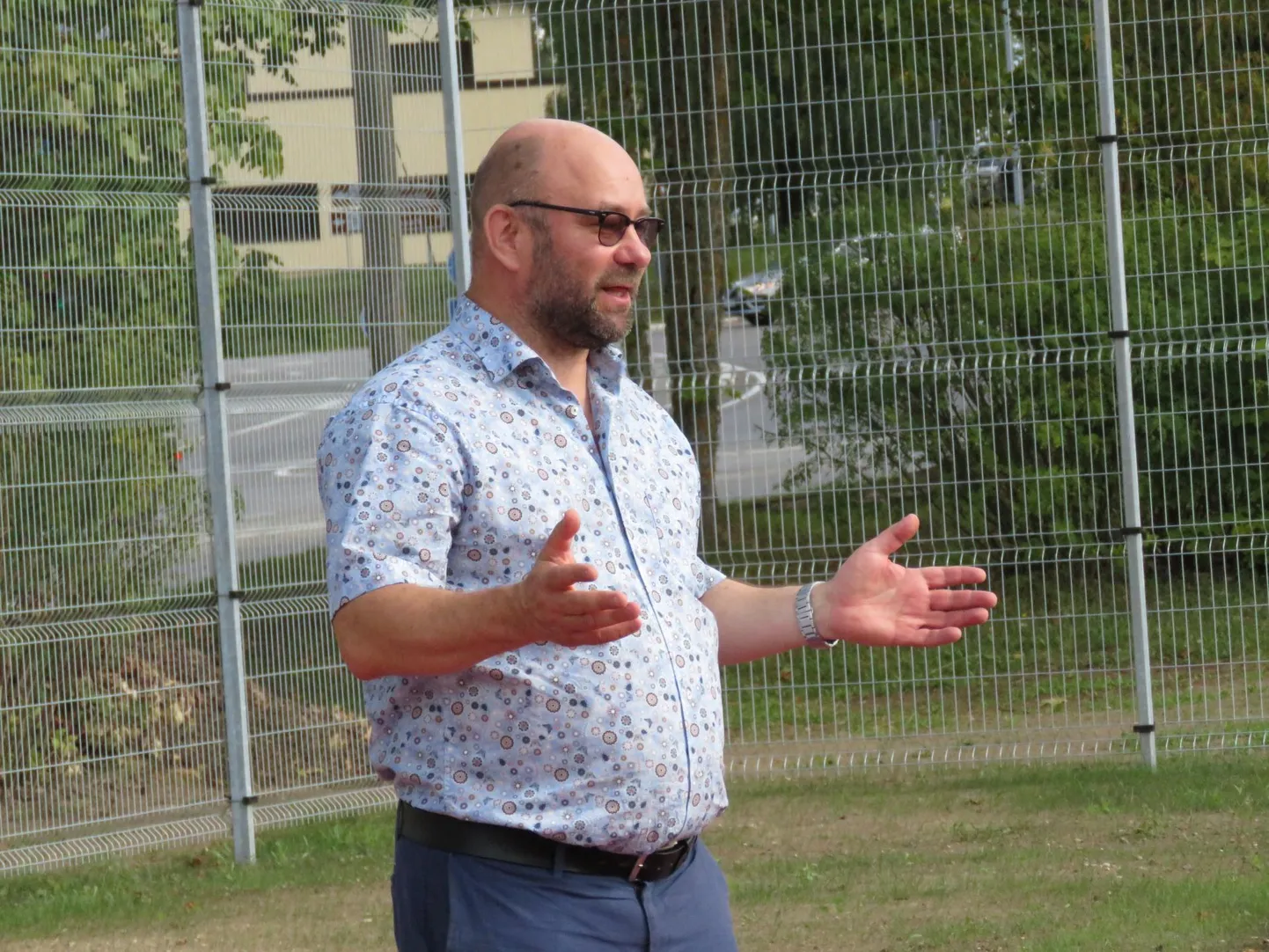 Endine Otepää vallavanem Kaido Tamberg lausus, et tema sooviks vaid piiride mõõtmise kinnitamist ja talle jääb selgusetuks, mis naabrile muret teeb.