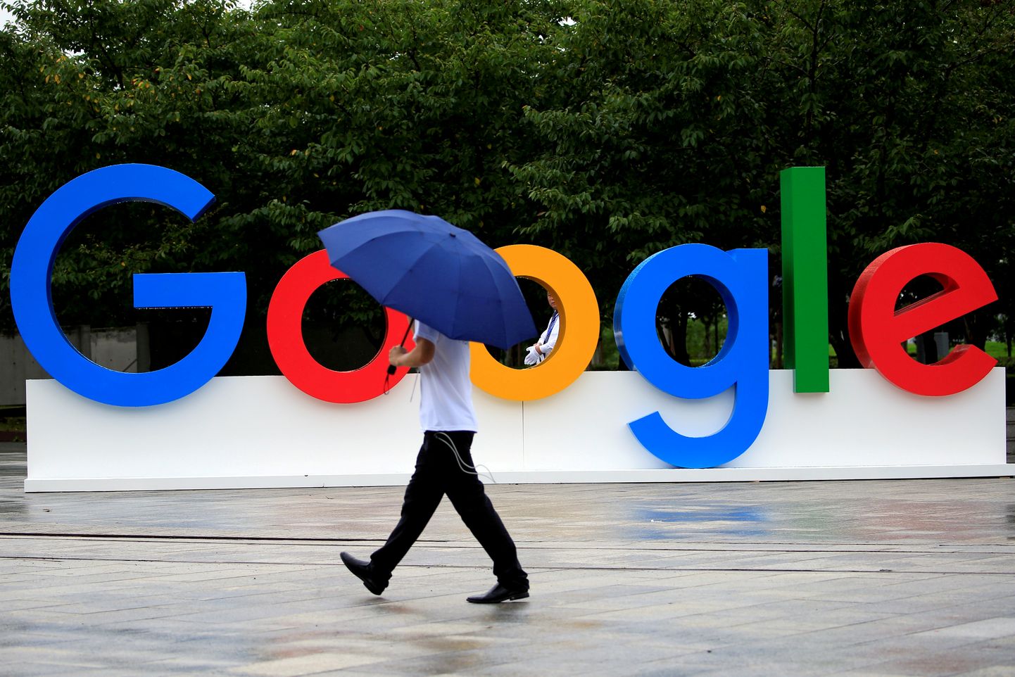 Prantsuse meediaorganisatsioonid esitasid kolmapäeval riigi konkurentsiametile kaebuse USA tehnoloogiafirma Google vastu, sest Google keeldub neile maksmast nende sisu näitamise eest.