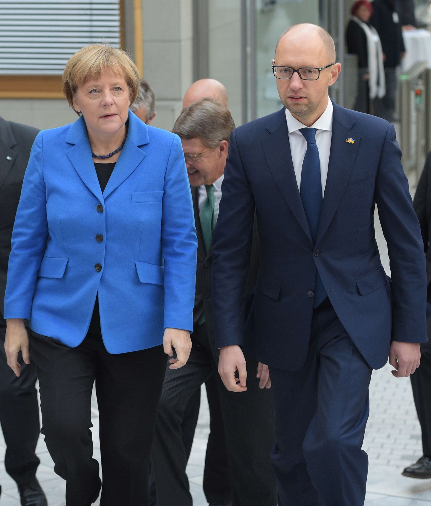 Меркель и Яценюк подписали соглашение о создании германско-украинской торговой палаты.