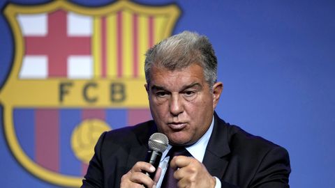 Barcelona jalgpalliklubi presidenti süüdistatakse kohtunike äraostmises
