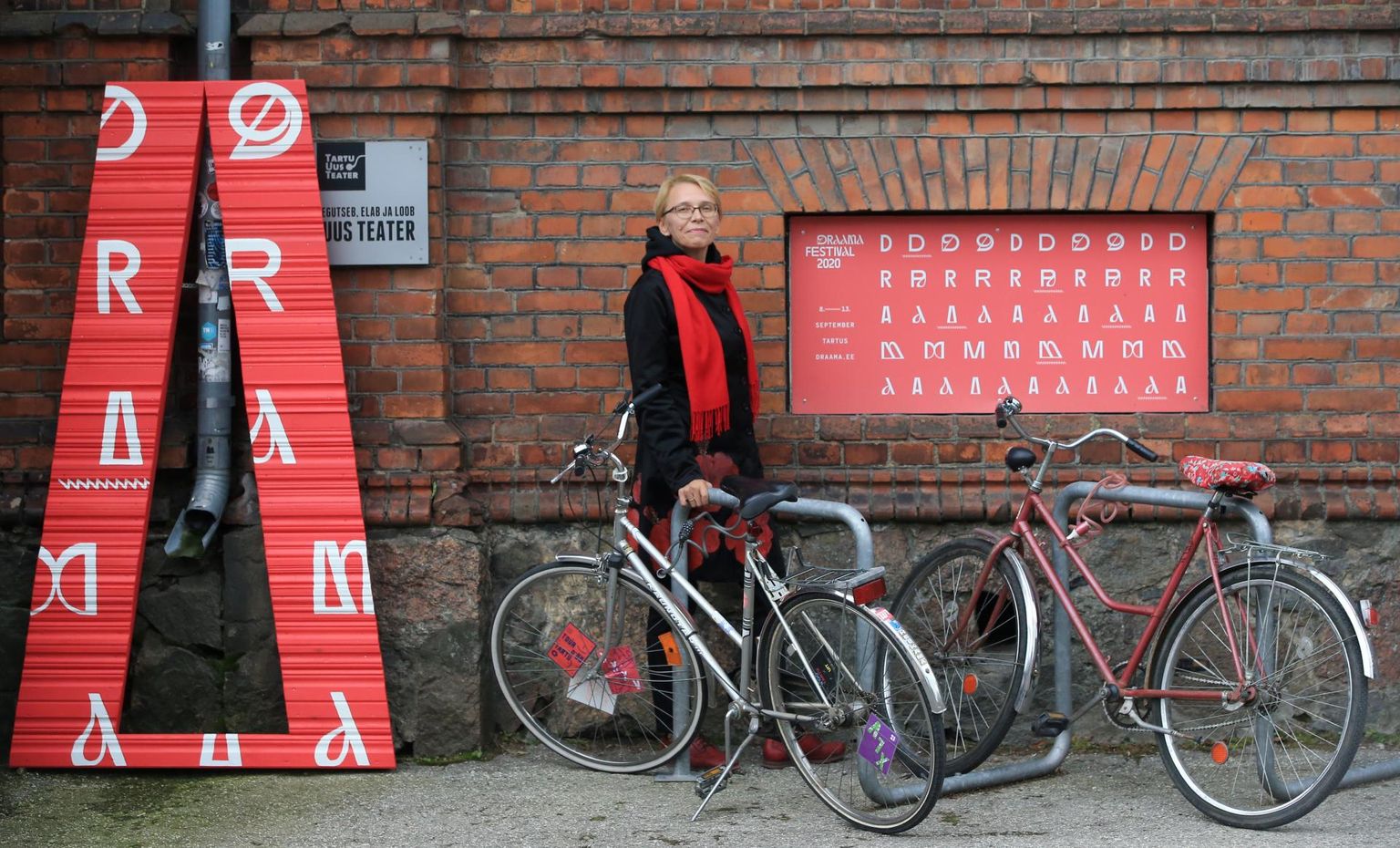 Professor Anneli Saro (52) juhtis festivalil Draama mitut vestlusringi. Ühes neist, mis peeti Tartu Uues Teatris, oli jutuks koroonaajastu teatrielu.,