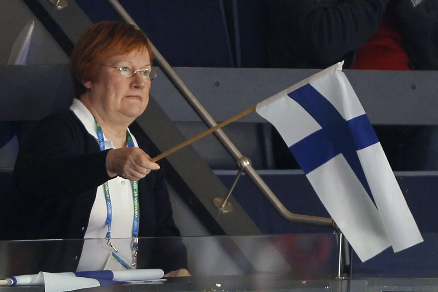 Soome president Tarja Halonen riigilipuga