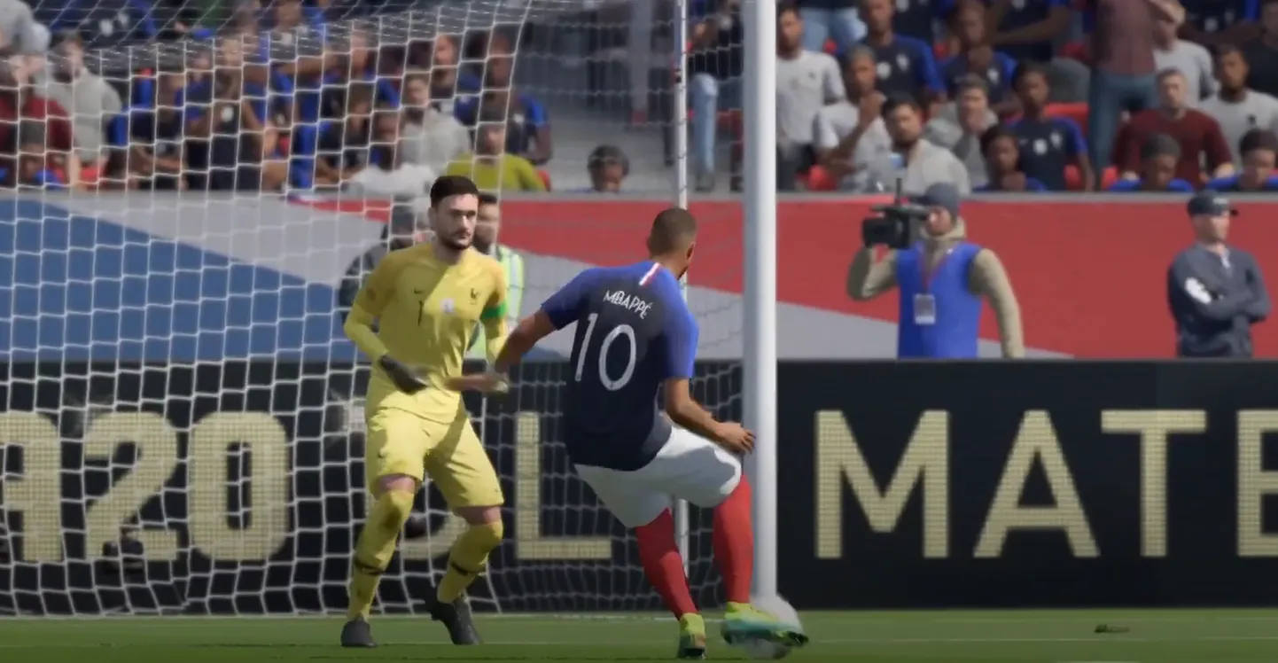 Kylian Mbappe mängib FIFA 20 üle Hugo Lloris'.
