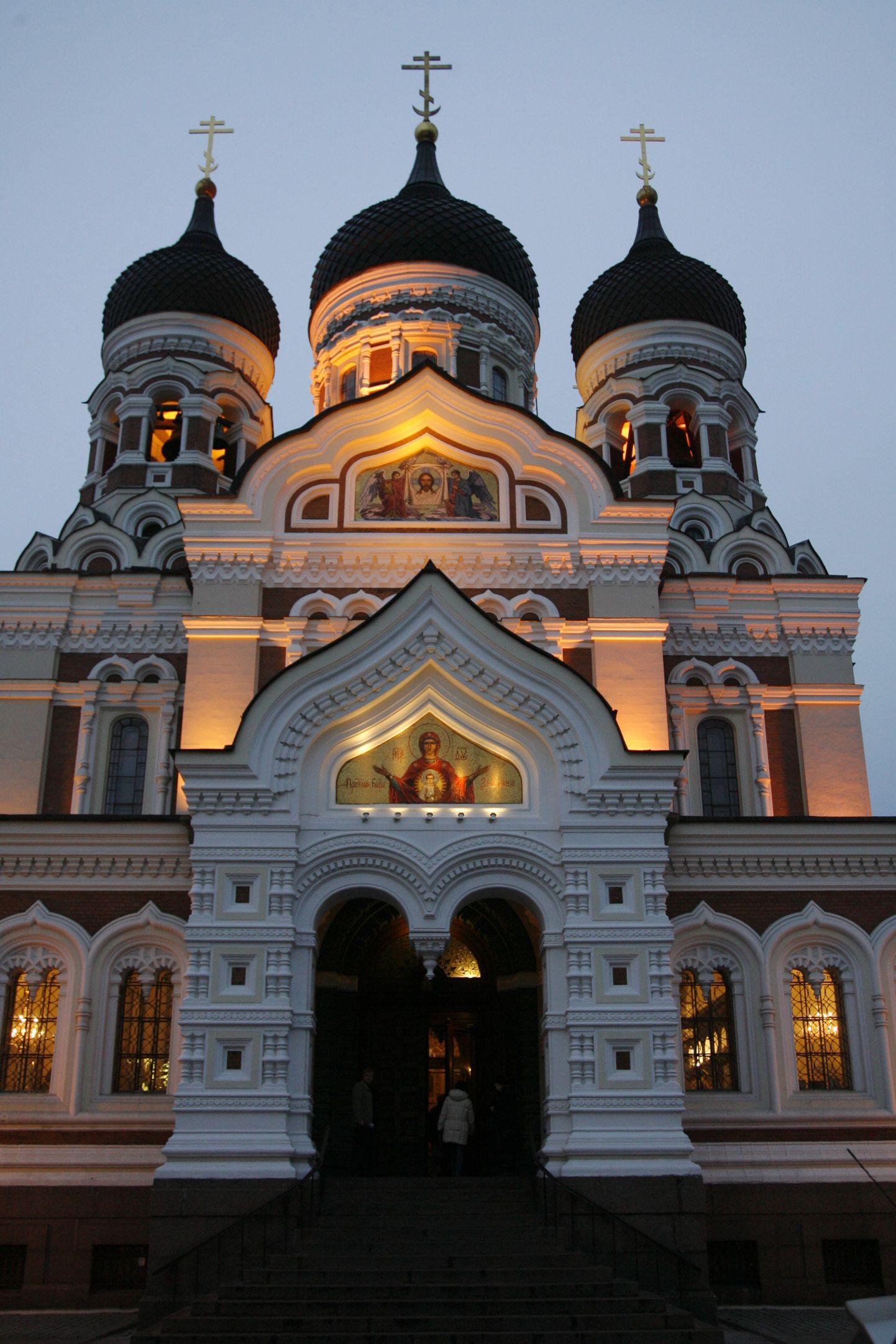 Вид на собор Александра Невского.