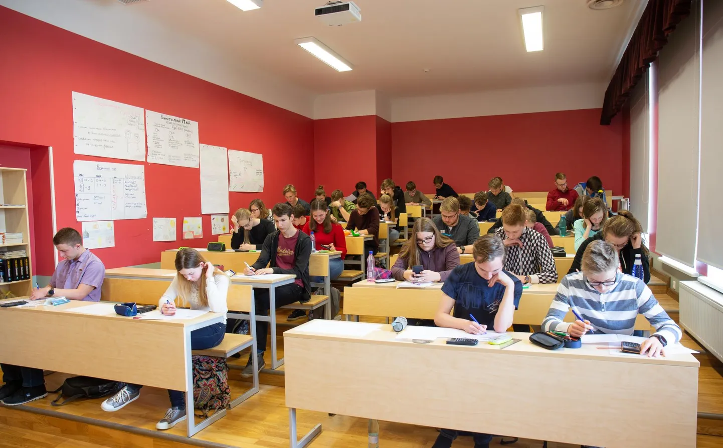 Naistepäeval lahendas 39 noort matemaatikut Maramaa võistluse ülesandeid.