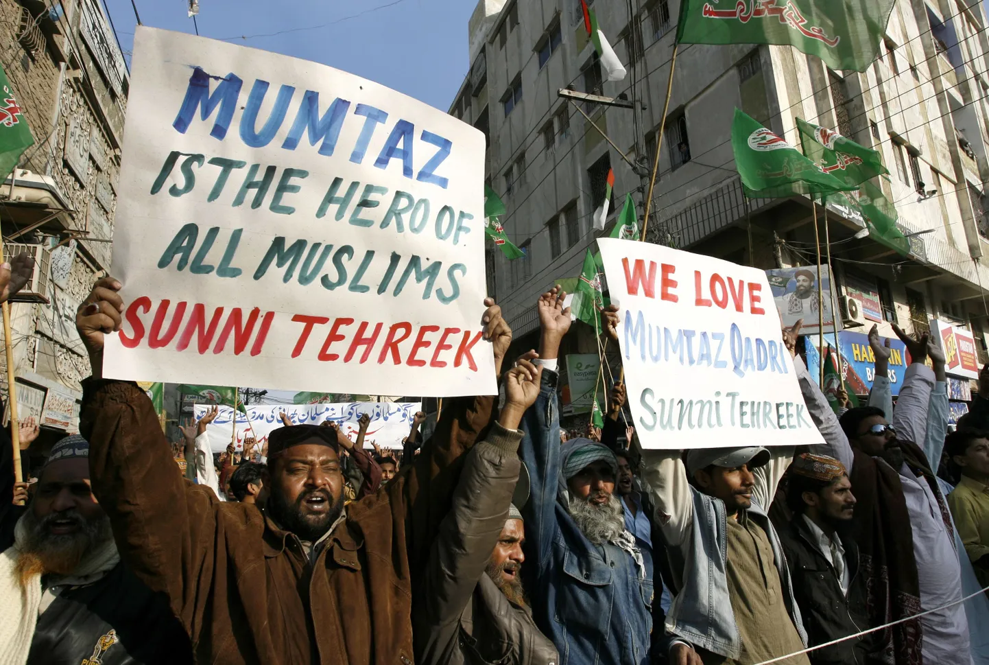 Meeleavaldus Punjabi kuberneri mõrvanud Malik Mumtaz Hussain Qadri toetuseks.