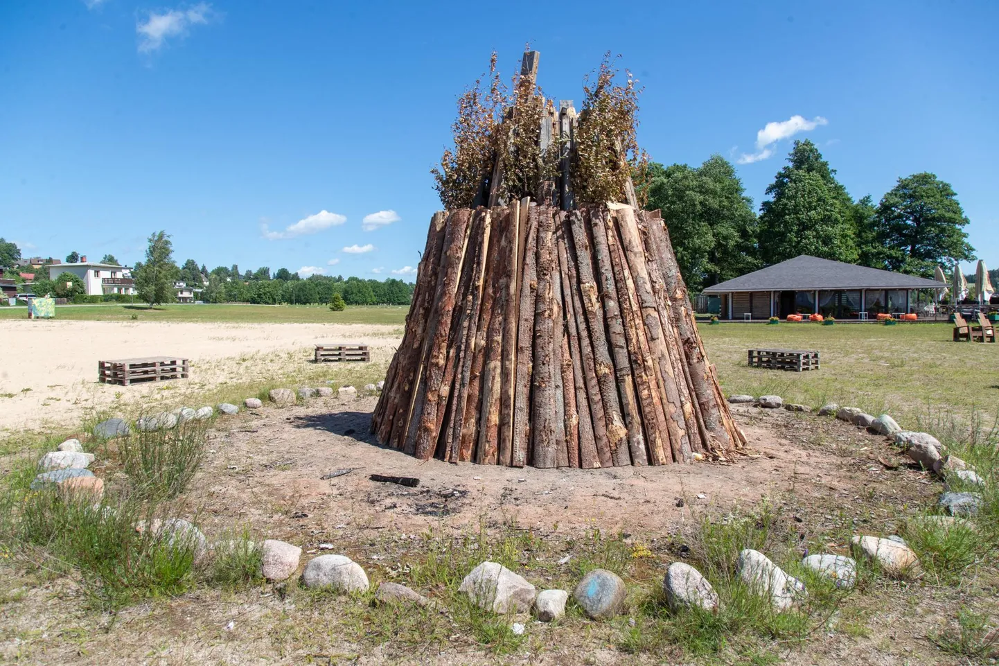 Viljandi jaanitule plats on valmis. Pidu peetakse sellel pühapäeval, 23. juunil.