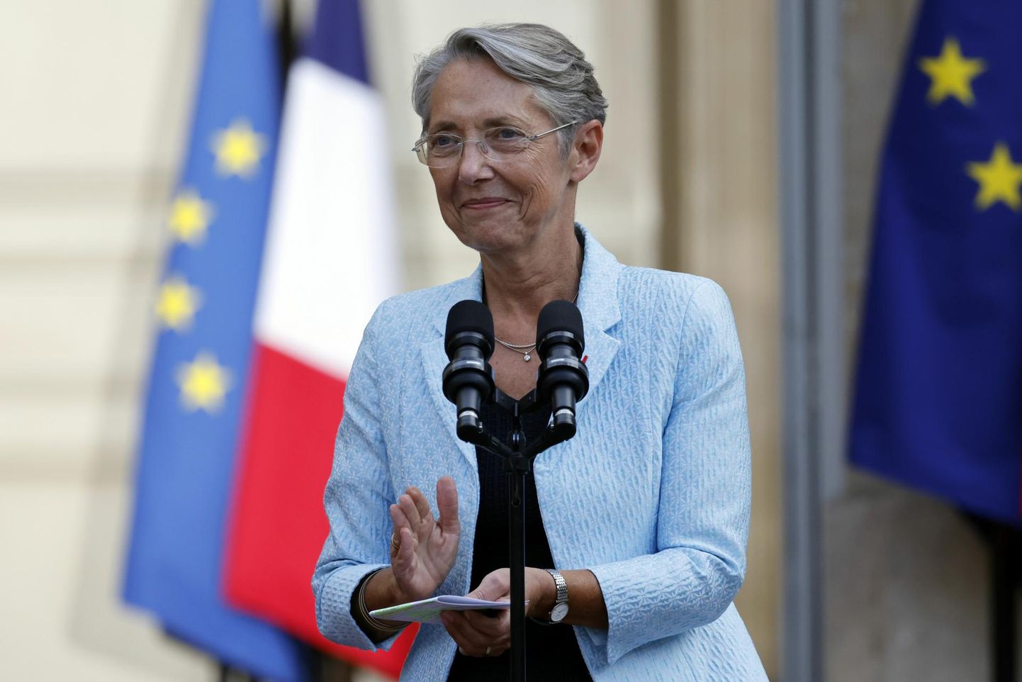 Prantsusmaa uus peaminister Élisabeth Borne ametisse astumise kõnet pidamas.
