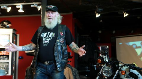 Pēc skandalozas ballītes naktsklubā Frīdis atkāpies no "Vēja brāļu ordeņa" prezidenta amata